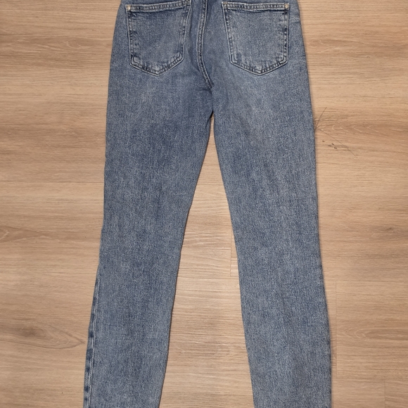 Guess Women's High-Rise Button-Fly Skinny Jeans - Light Blue Denim - Picture 3 of 3